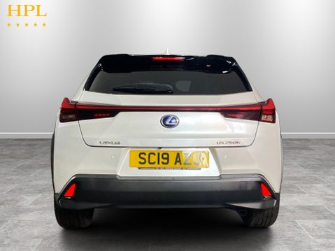 Lexus Ux 2.0 250h SUV 5dr Petrol Hybrid E-CVT Euro 6 (s/s) (184 ps) 6