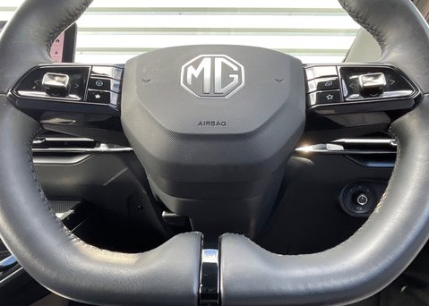 MG MG4 EV 64kWh TROPHY 21