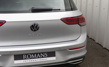 Volkswagen Golf 8 2.0 TDI Style 23