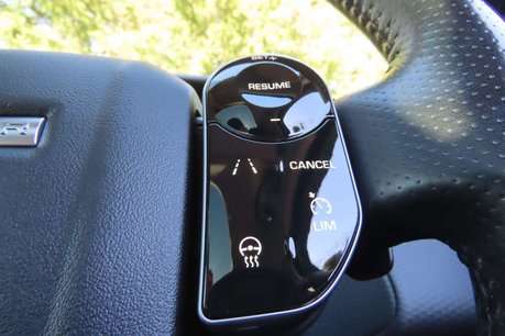 Land Rover Range Rover Velar 3.0 D300 SE Auto 4WD Euro 6 (s/s) 5dr 15