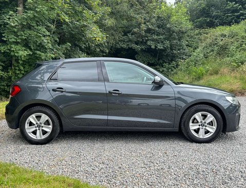 Audi A1 1.0 A1 Sportback 25 TFSI Technik 5dr 3