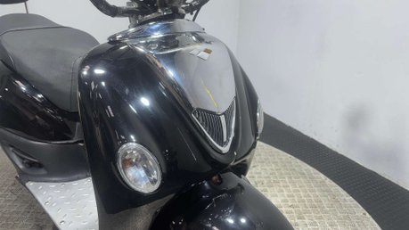 Lexmoto Valencia 2013 8K RUNNING CUSTOM SCOOTER LEARNER SCOOTER 125CC BIKE 14