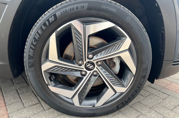 Hyundai TUCSON 1.6h T-GDI ULTIMATE AUTO PETROL HYBRID 17