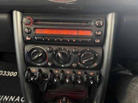 Mini Convertible 1.6 Cooper Euro 4 2dr 23