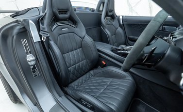 Mercedes-Benz AMG GT R Roadster 21