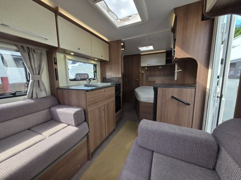 Bailey Phoenix 440  3