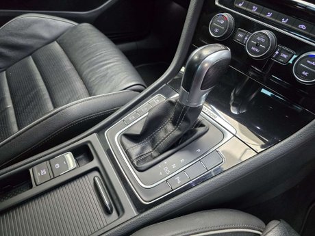 Volkswagen Golf 2.0 TSI BlueMotion Tech R Hatchback 5dr Petrol DSG 4Motion Euro 6 (s/s) (31 10