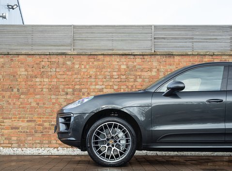Porsche Macan Turbo 27