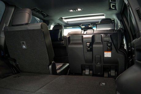 Toyota Land Cruiser ZX300 3.5 Automatic Petrol 12