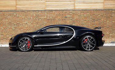 Bugatti Chiron 8