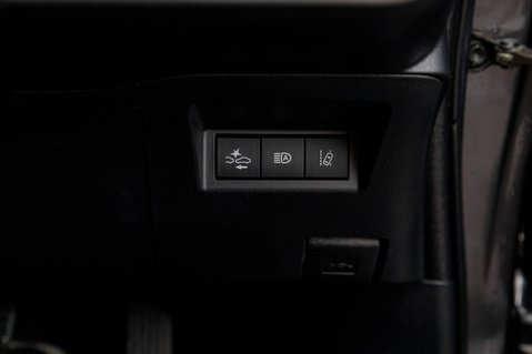 Toyota Yaris VVT-I ICON 15