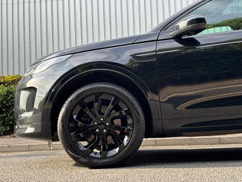 Land Rover Discovery Sport R-DYNAMIC HSE MHEV 9