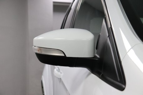 Ford Kuga ST-LINE 32