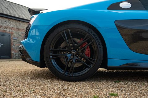 Audi R8 5.2 FSI V10 Performance Carbon Black Coupe 2dr Petrol S Tronic quattro Euro 15