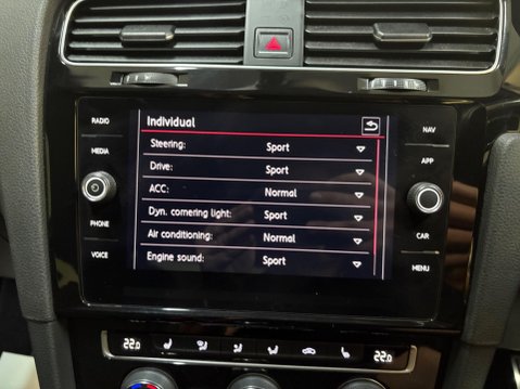 Volkswagen Golf 2.0 TSI GTI DSG Euro 6 (s/s) 3dr 30