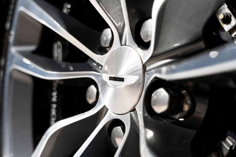 Aston Martin DBS V12 VOLANTE. FULL ASH. CARBON EXT. CERAMIC BRAKES. BANG & OLUFSEN. 16