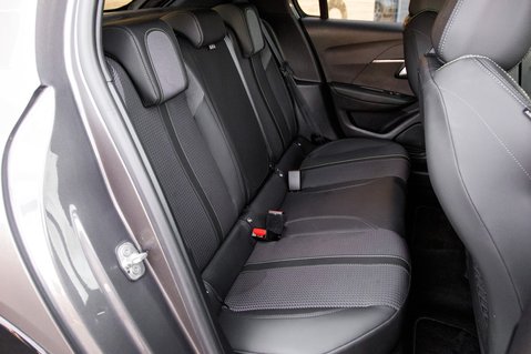 Peugeot 208 PURETECH GT S/S 35