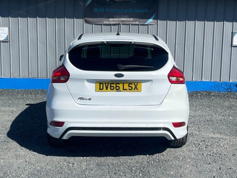 Ford Focus 1.5 TDCi ST-Line Euro 6 (s/s) 5dr 8