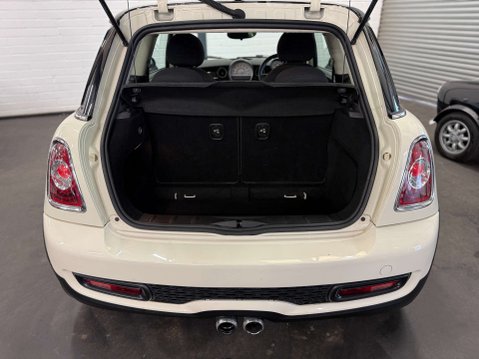 Mini Hatch 1.6 Cooper S 3dr 13