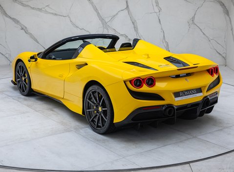 Ferrari F8 SPIDER 12