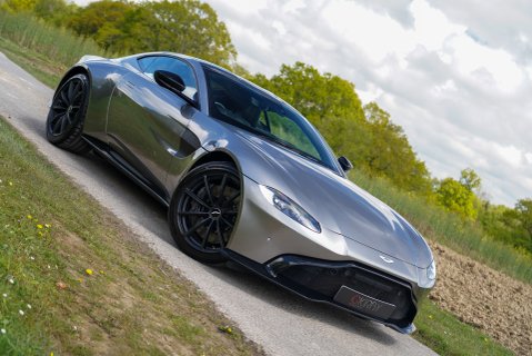 Aston Martin Vantage V8 18