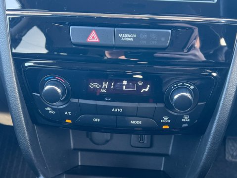 Suzuki Vitara SZ-T BOOSTERJET MHEV 26