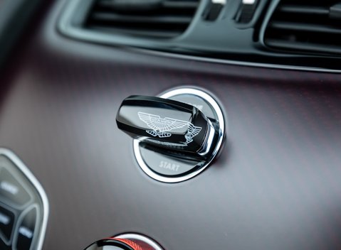 Aston Martin V12 Vantage S Roadster 22