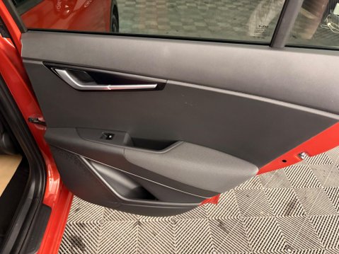 Kia Niro 64.8kWh 3 Auto 5dr 31