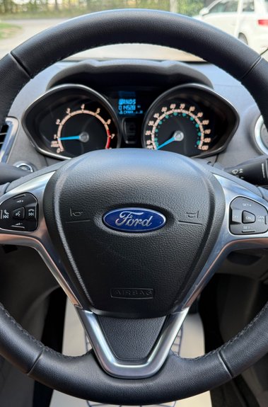 Ford Fiesta TITANIUM AUTOMATIC -ONLY 14,528 MILES -1 LADY OWNER -10 SERVICES -CAMBELT 