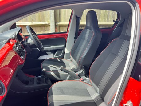 Volkswagen Up 1.0 GROOVE UP 5Dr 14