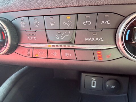 Ford Focus 1.0 TITANIUM 25