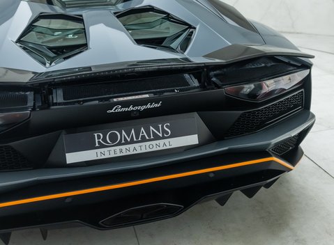Lamborghini Aventador S LP 740-4 ROADSTER 29
