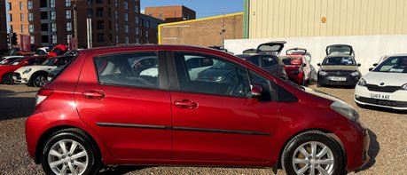Toyota Yaris 1.3 VVT-I TR LOOK! JUST 38000 MILES! LOW INSURANCE! AIR CON 1