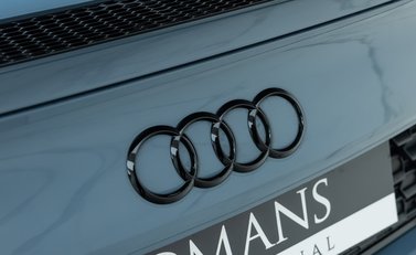 Audi R8 V10 PERFORMANCE CARBON BLACK 30