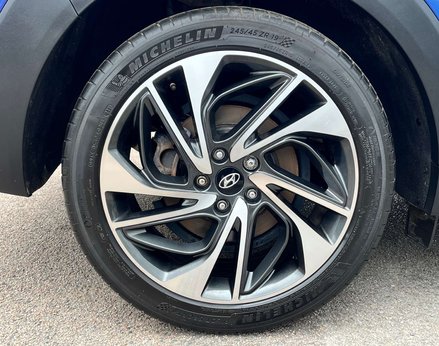Hyundai TUCSON 1.6 Tucson Premium SE48v MHEV CRDi 2WD Semi-Auto 5dr 14