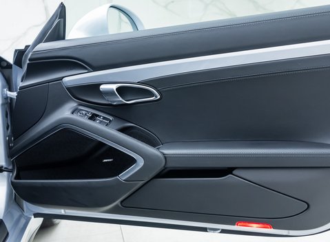 Porsche 911 GT3 TOURING (991.2) 23