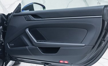 Porsche 911 GT3 TOURING (992) 30