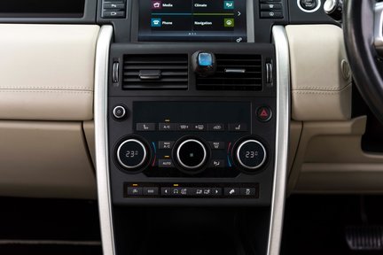 Land Rover Discovery Sport TD4 HSE LUXURY 22