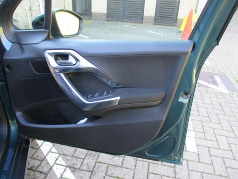 Peugeot 2008 1.2 PureTech Allure EAT Euro 6 (s/s) 5dr 43