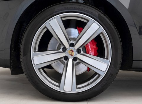 Porsche Macan S 8