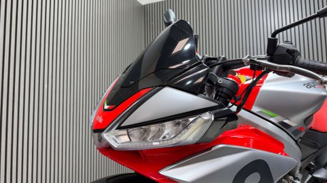 Aprilia Tuono 660 2021 ONLY 11K STUNNING BIKE NEW TYRES MID WEIGHT NAKED 23