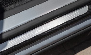 Lamborghini Urus 25