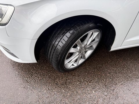 Audi A3 2.0 TDI Sport Sportback S Tronic Euro 5 (s/s) 5dr 43