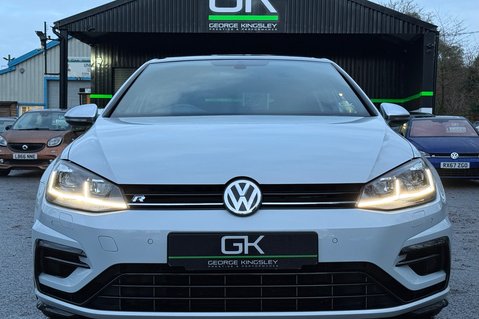 Volkswagen Golf R TSI 4MOTION DSG -LEATHER -CAMERA-PRETORIAS -PAN ROOF -WHITE/SILVER -GHOST 15