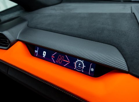 Lamborghini Revuelto 25