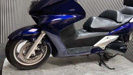 Honda FJS 2014 ONLY 9K 1 OWNER LONG MOT MAXI SCOOTER 600CC TWIN A2 7