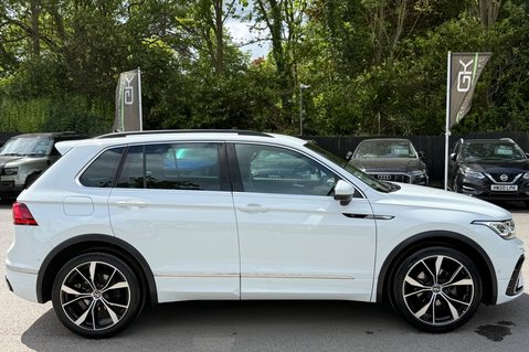 Volkswagen Tiguan R-LINE TSI DSG - ONE OWNER - APPLE CAR PLAY -ADAPTIVE CRUISE 6