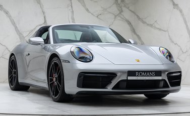 Porsche 911 Targa 4 GTS (992) 12