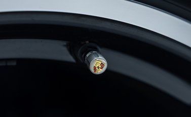 Porsche 911 Carrera (992.2) 33