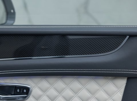 Bentley Bentayga V8 AZURE 32